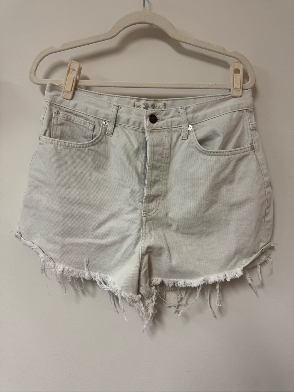 Free People Lasso High Rise Cut-Offs. Ivory